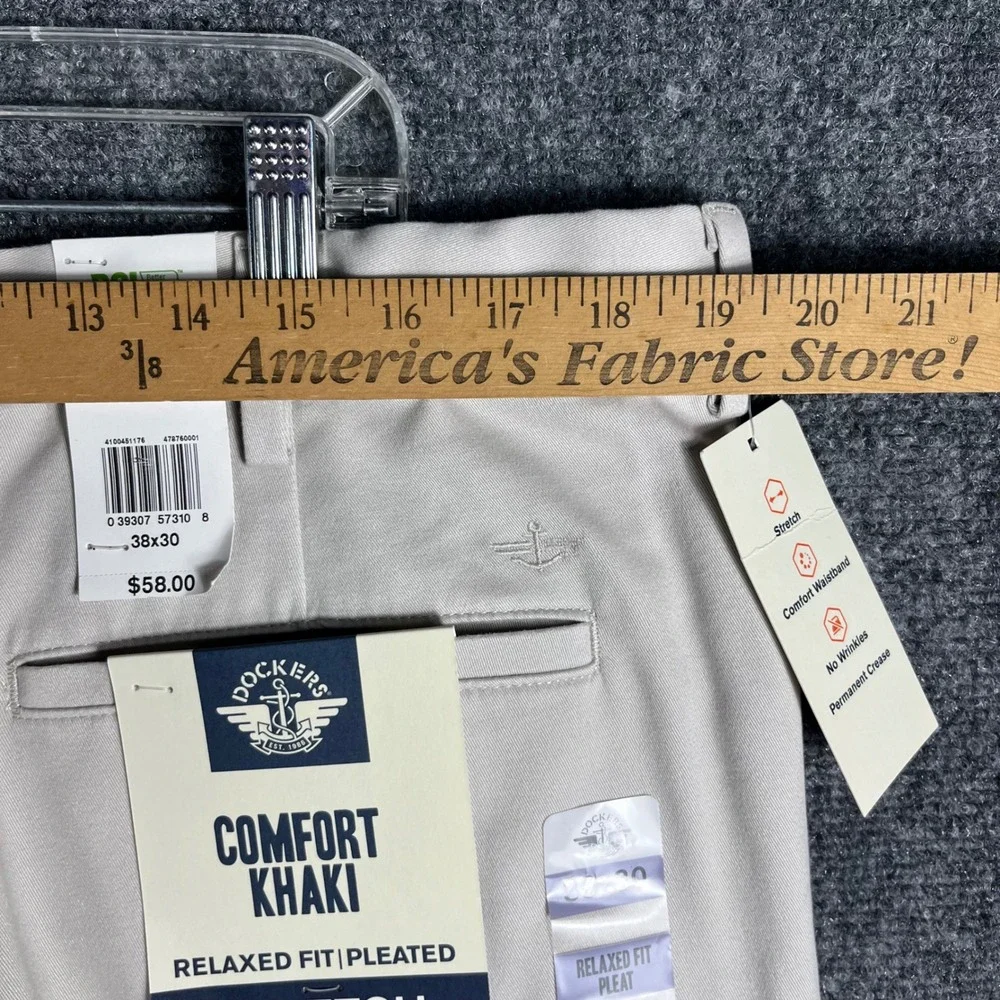 Dockers‎ Comfort Khaki Pants Mens 38x30 Stone Relaxed Fit Pleated Stretch NWT